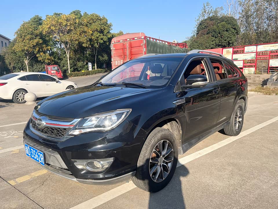 BYD S7