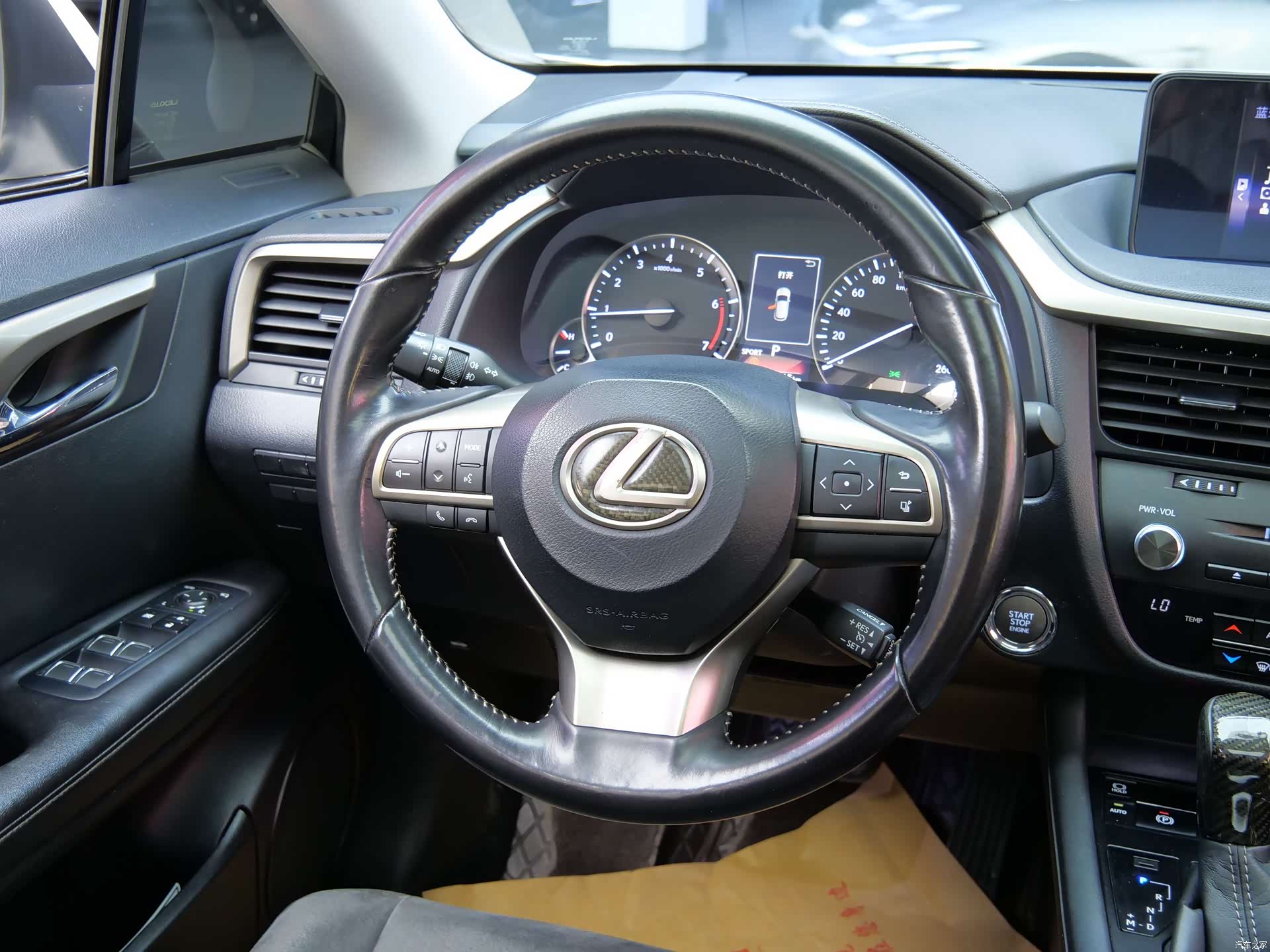 Lexus RX, 2017 11