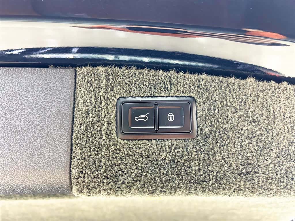 Bentley Bentayga, 2018 20