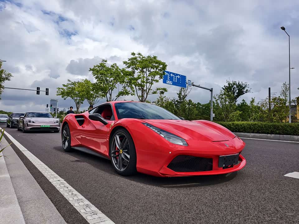 Ferrari 488