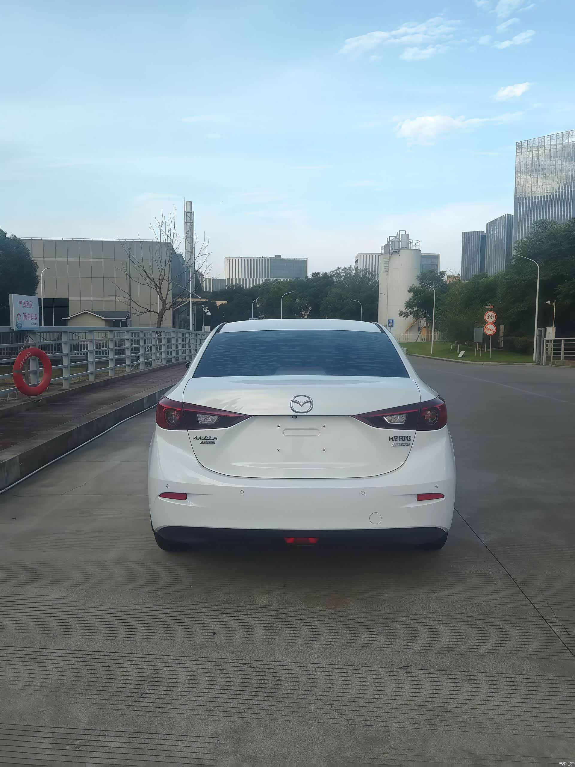 Mazda Mazda3, 2016 14