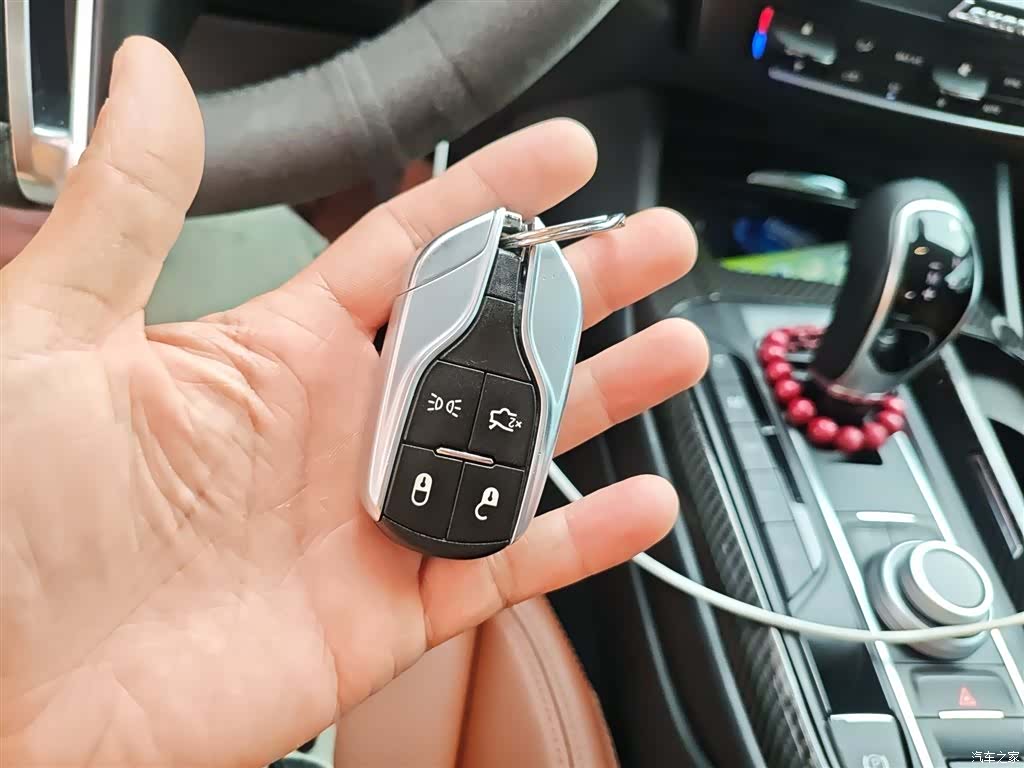 Maserati Levante, 2017 12