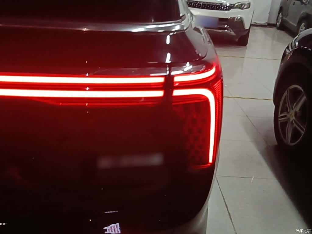 Hongqi E-HS9, 2026 8