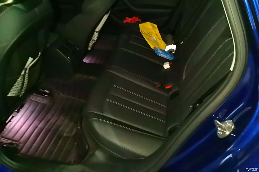 Audi A4L, 2021 11