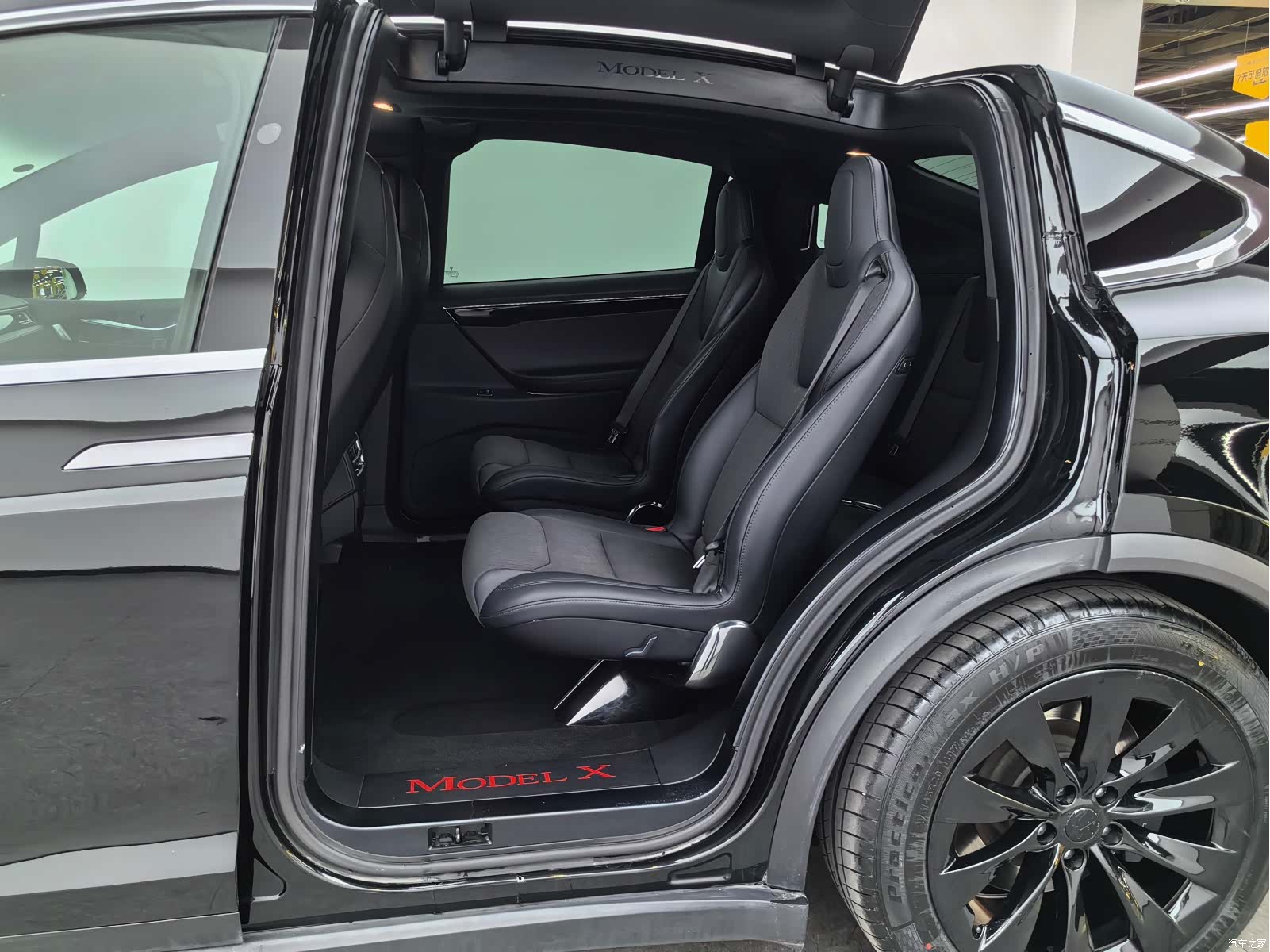 Tesla Model X, 2018 41