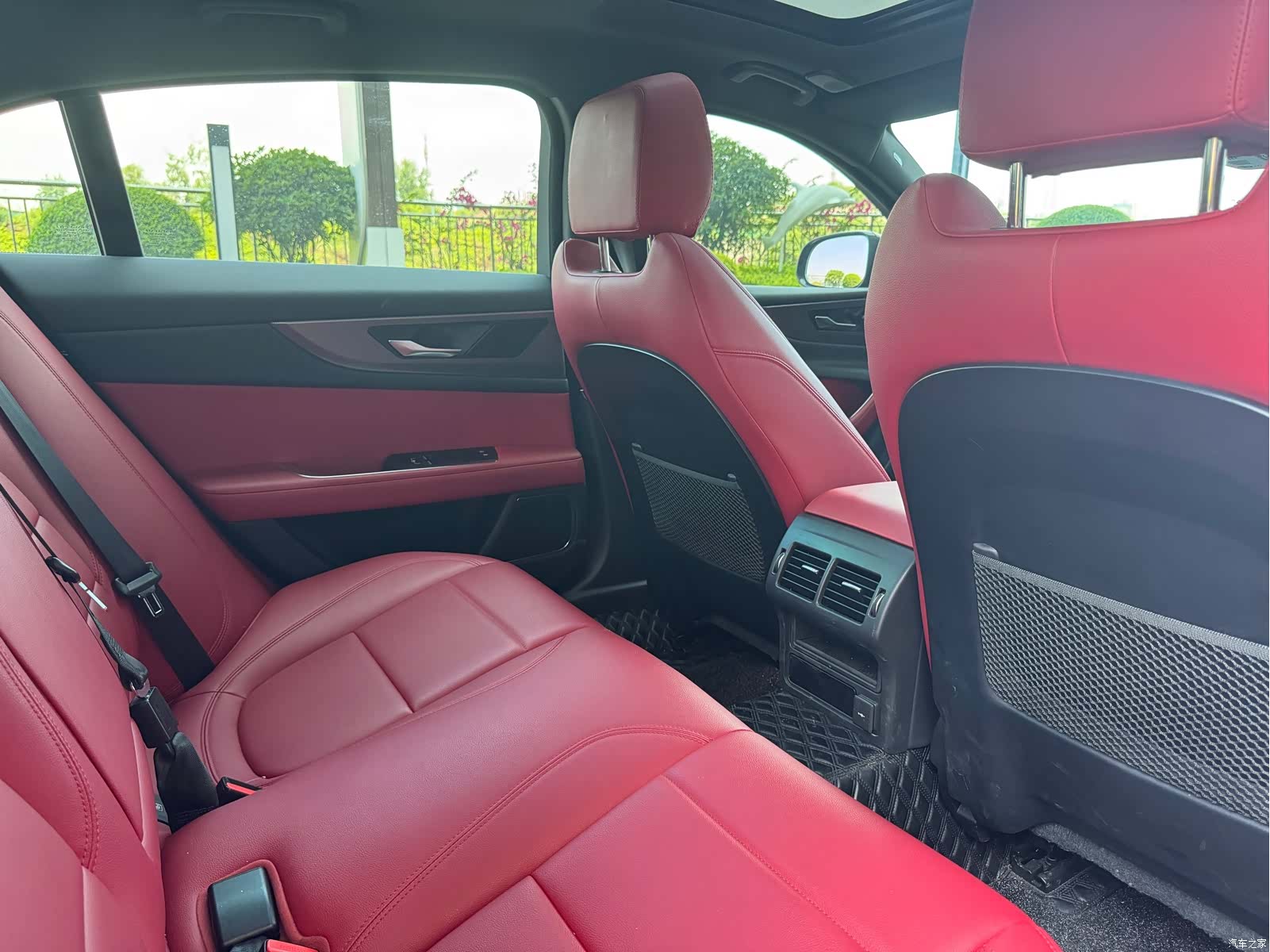 Land Rover XEL, 2023 14