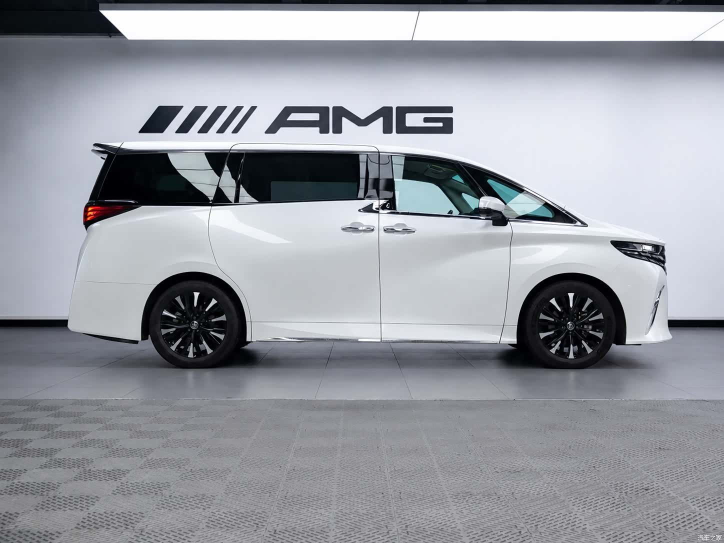 Toyota Alphard, 2024 2