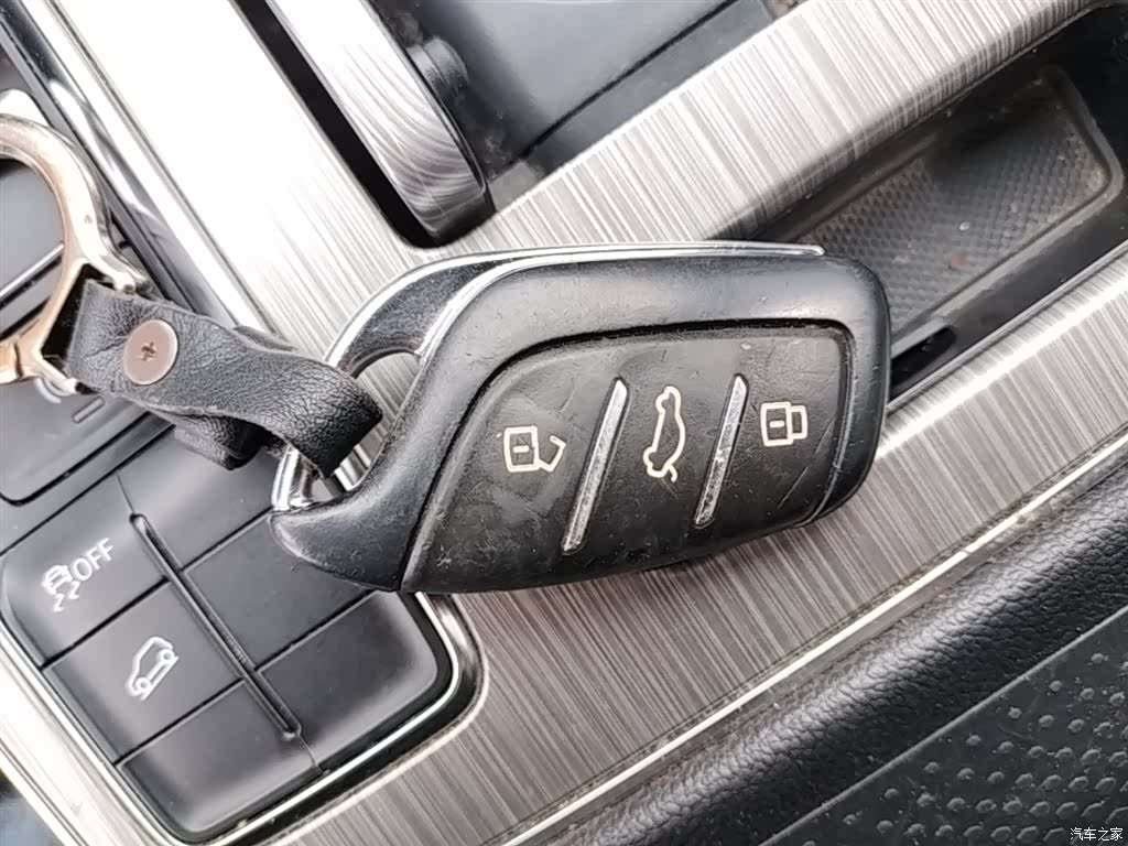 Roewe RX5, 2022 9