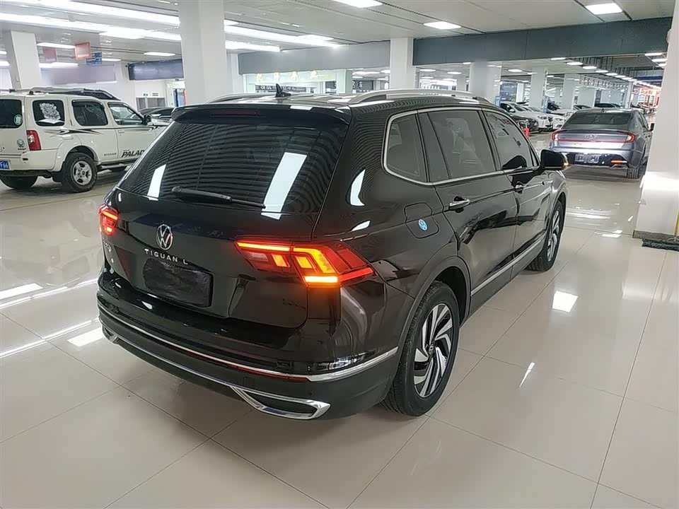 Volkswagen Tiguan L