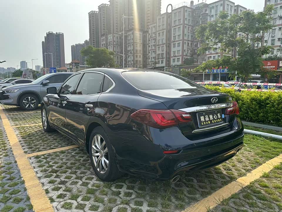 Infiniti Q70 Infiniti Q70