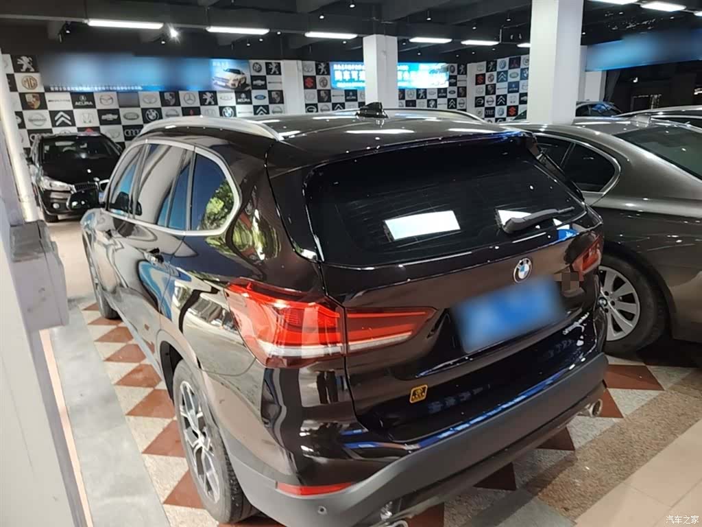 BMW X1, 2022 все фото