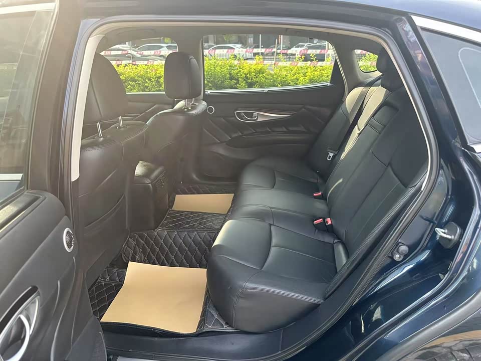 Infiniti Q70 Infiniti Q70