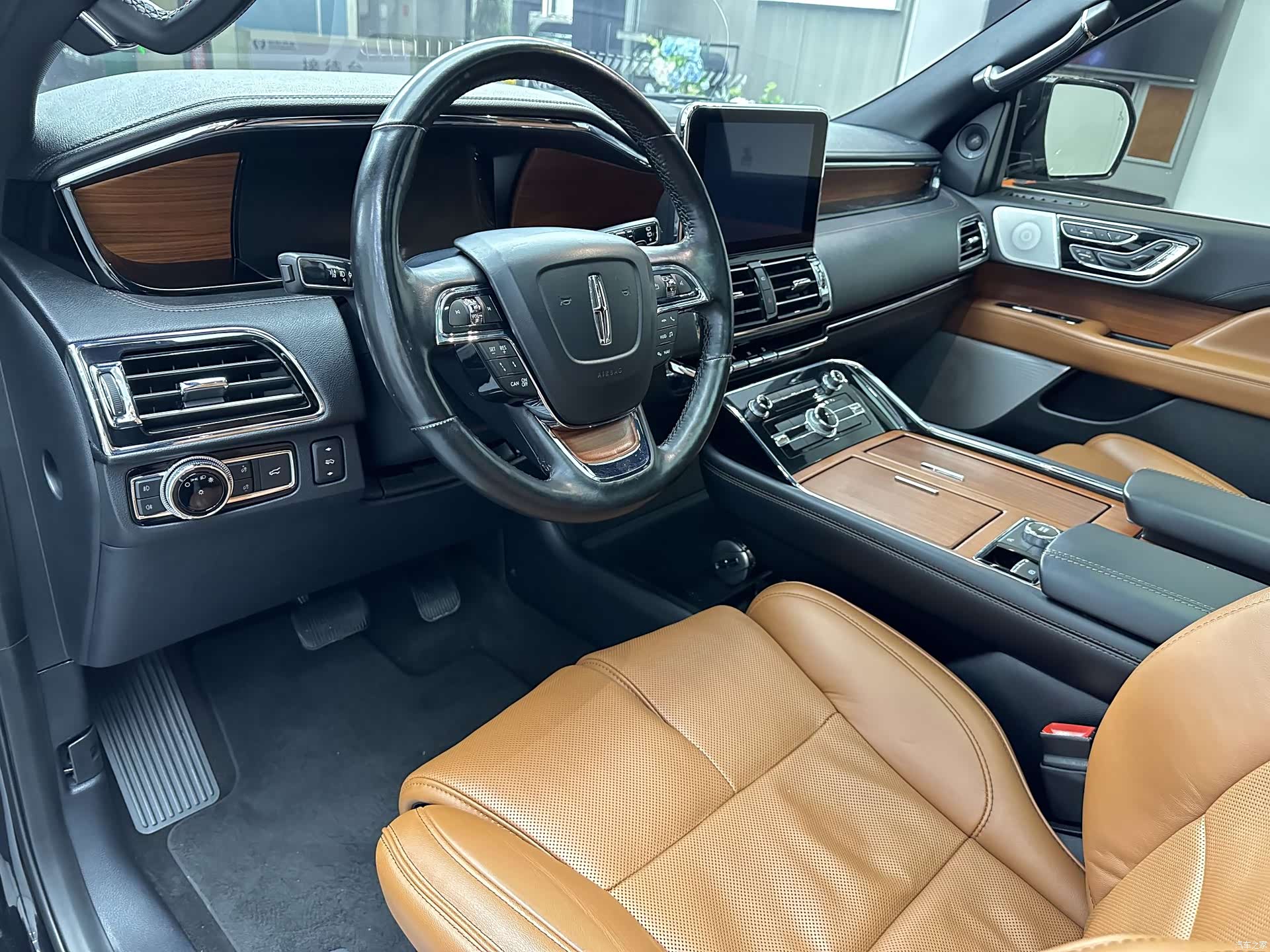 Lincoln Navigator, 2019 11
