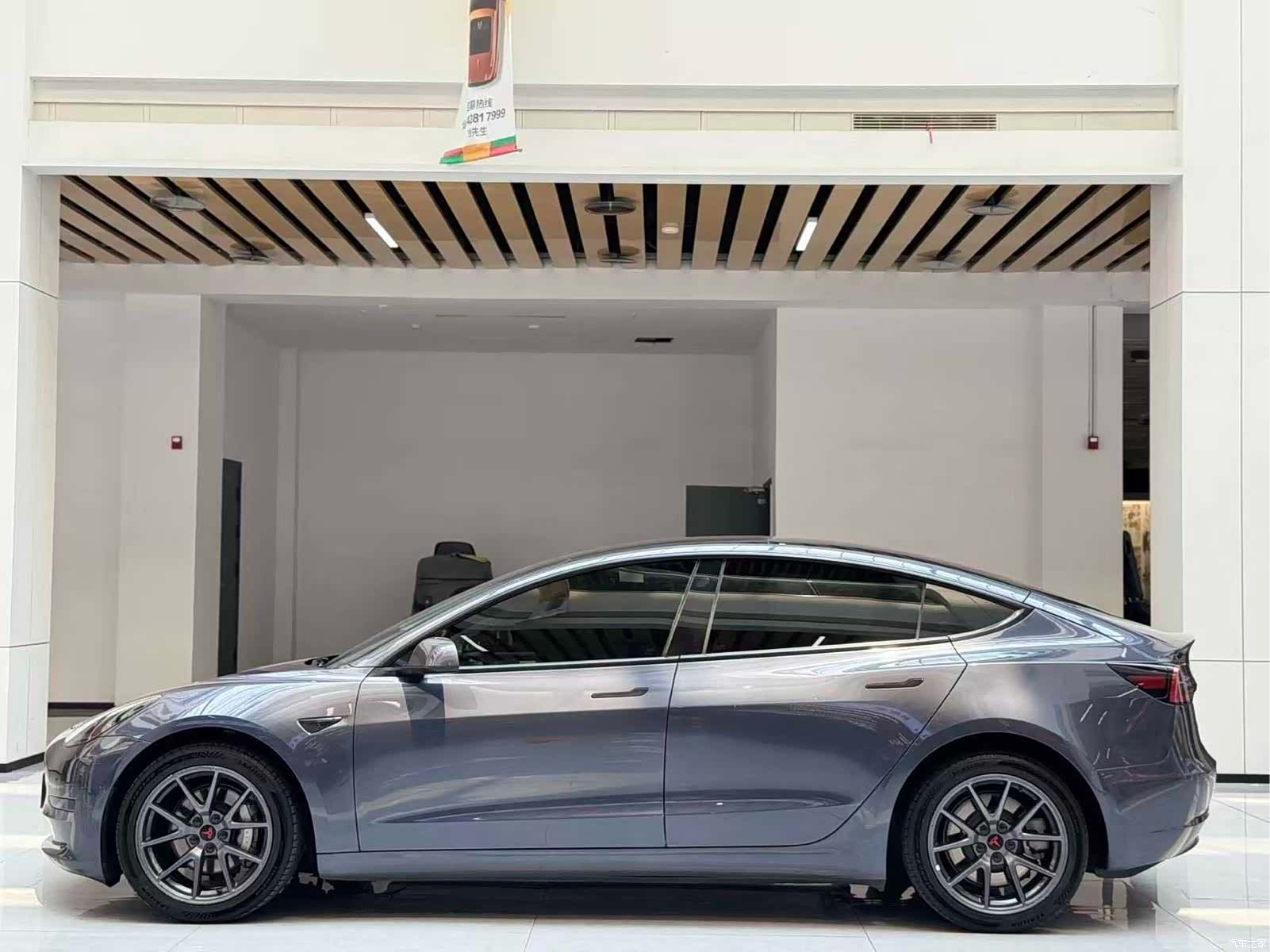 Tesla Model 3, 2021 33