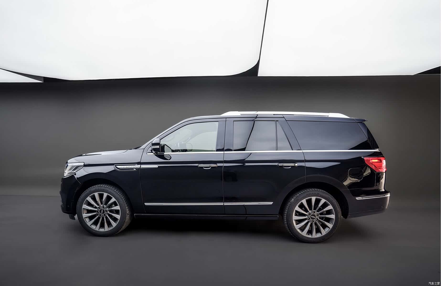 Lincoln Navigator, 2020 3