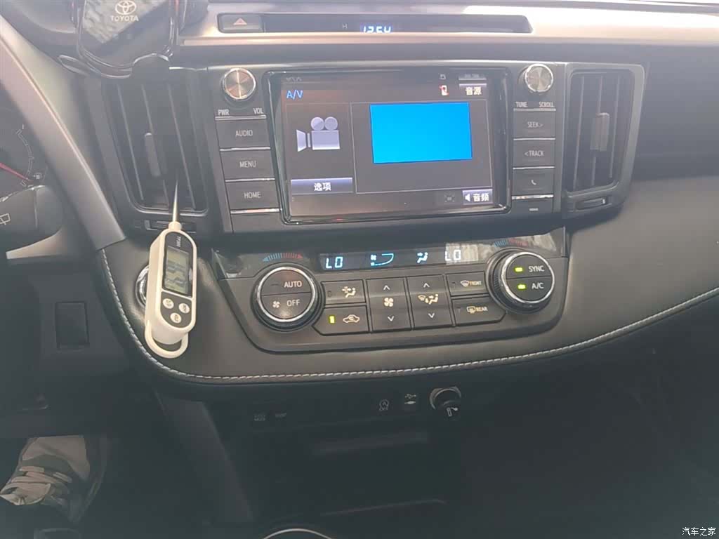 Toyota RAV4, 2017 13
