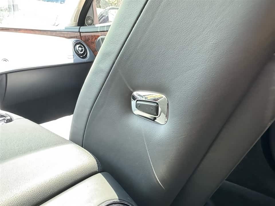 Jaguar XJ Jaguar XJ