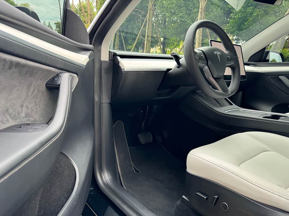 Tesla Model Y Tesla Model Y