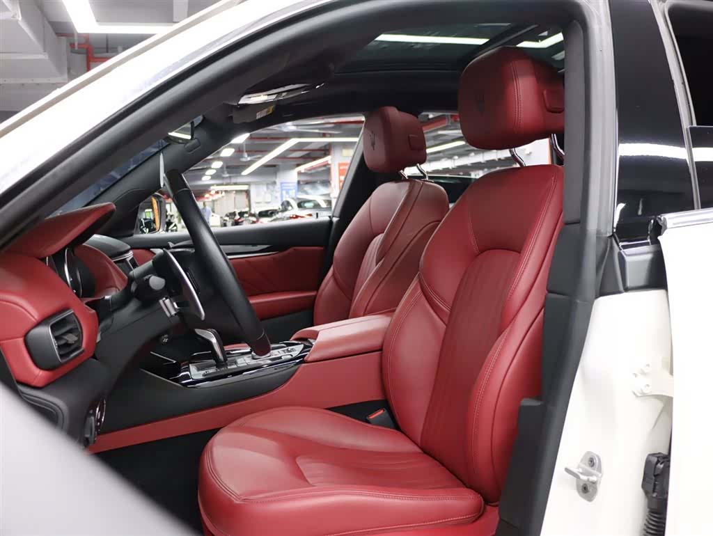 Maserati Levante, 2024 8