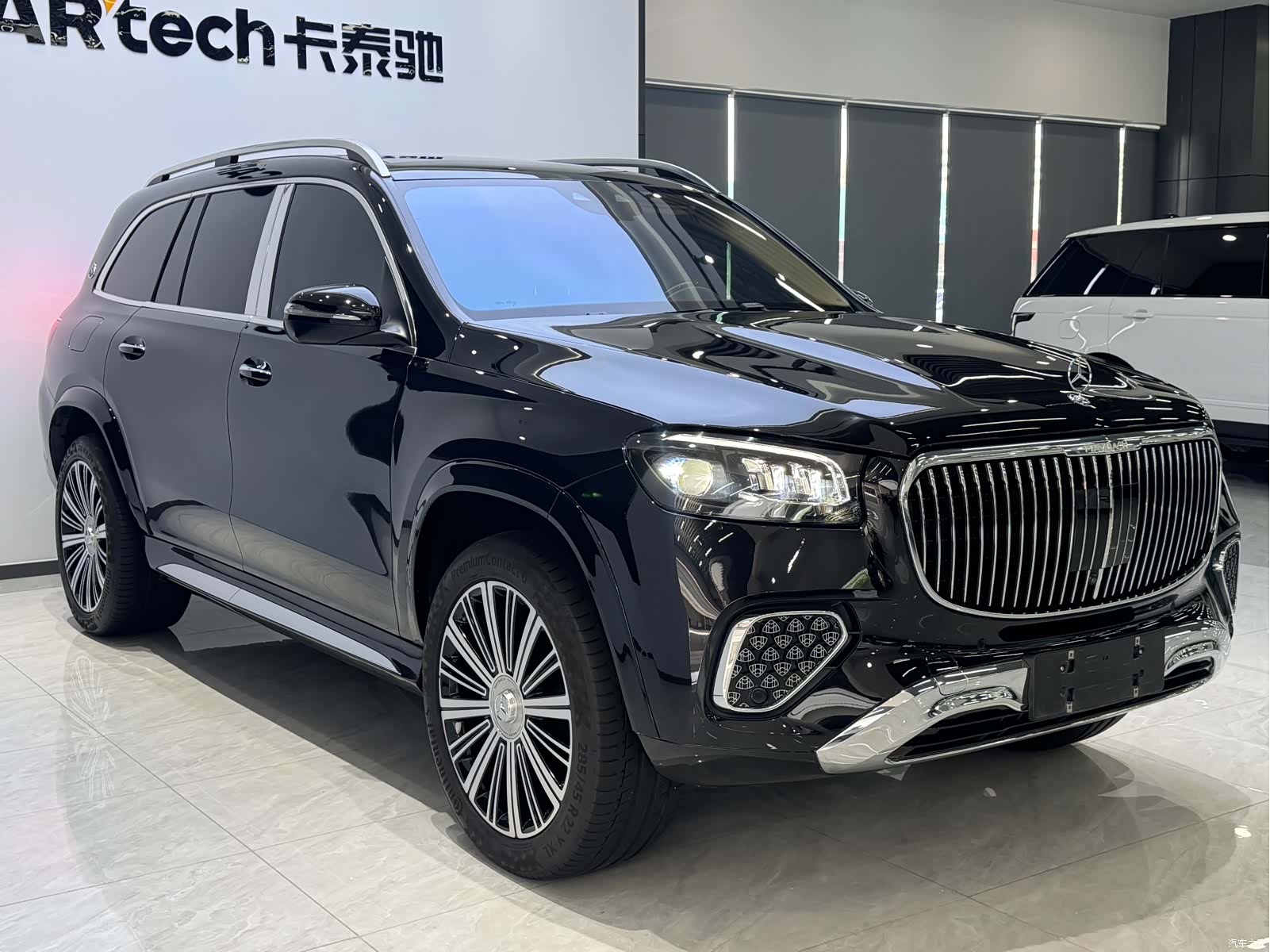 Maybach GLS, 2024 3