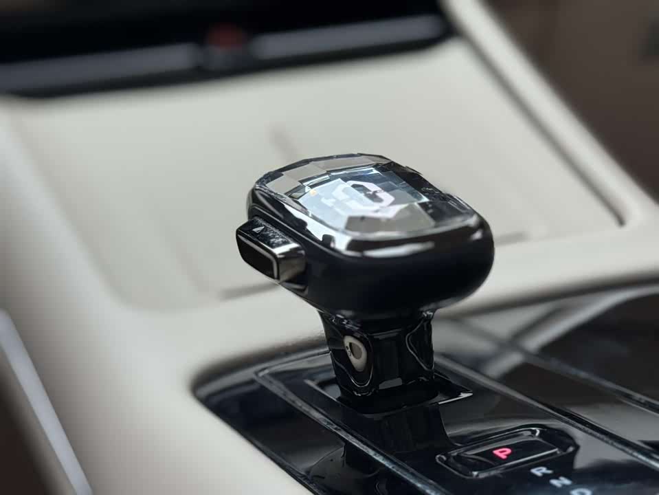 AITO Ask the world M7