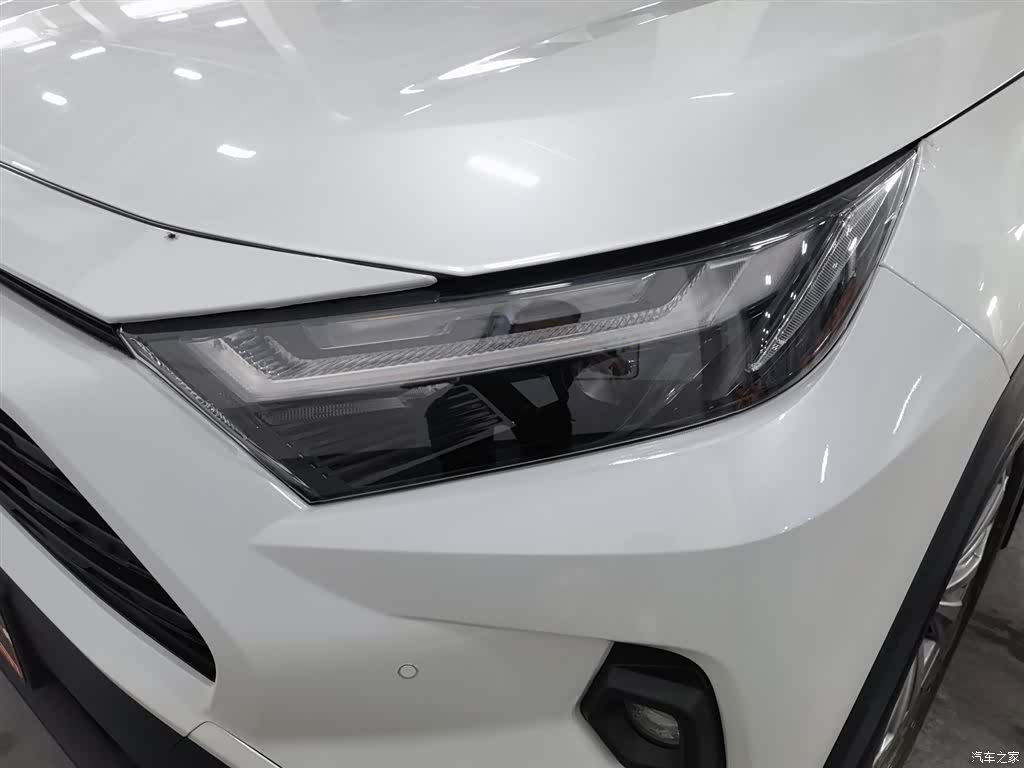Toyota RAV4, 2024 7