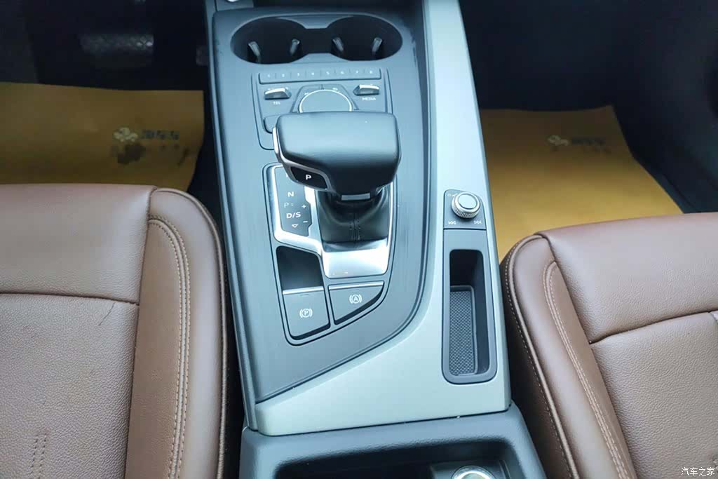 Audi A4L, 2018 16