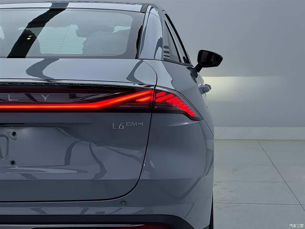 Geely Galaxy L6, 2025 13
