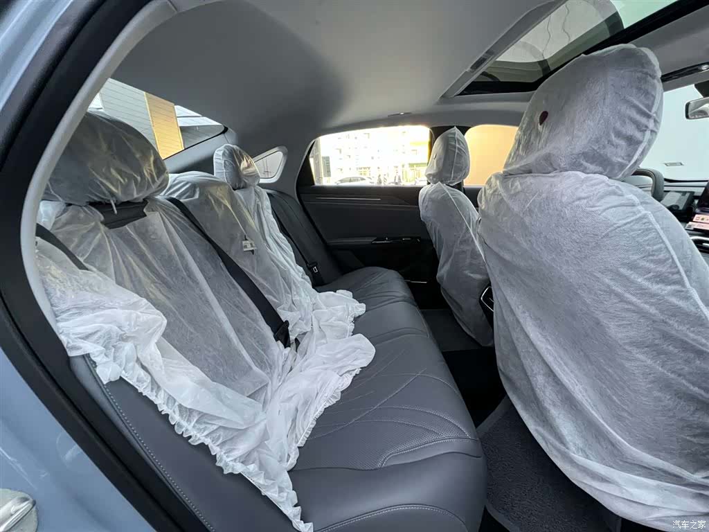Geely Galaxy L6, 2025 26