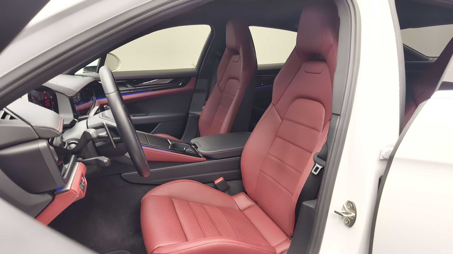 Porsche Panamera, 2025 12