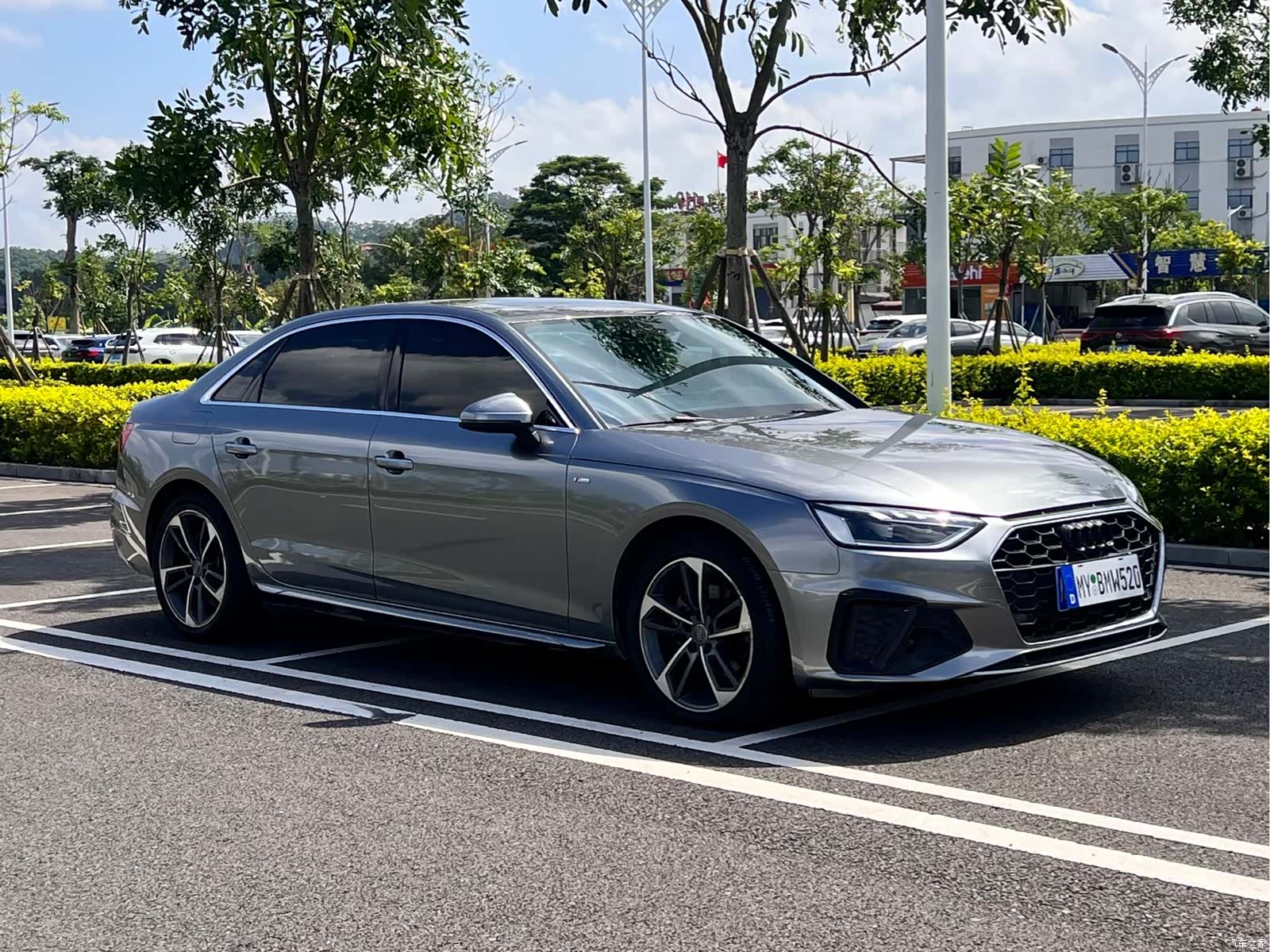 Audi A4L, 2021 3