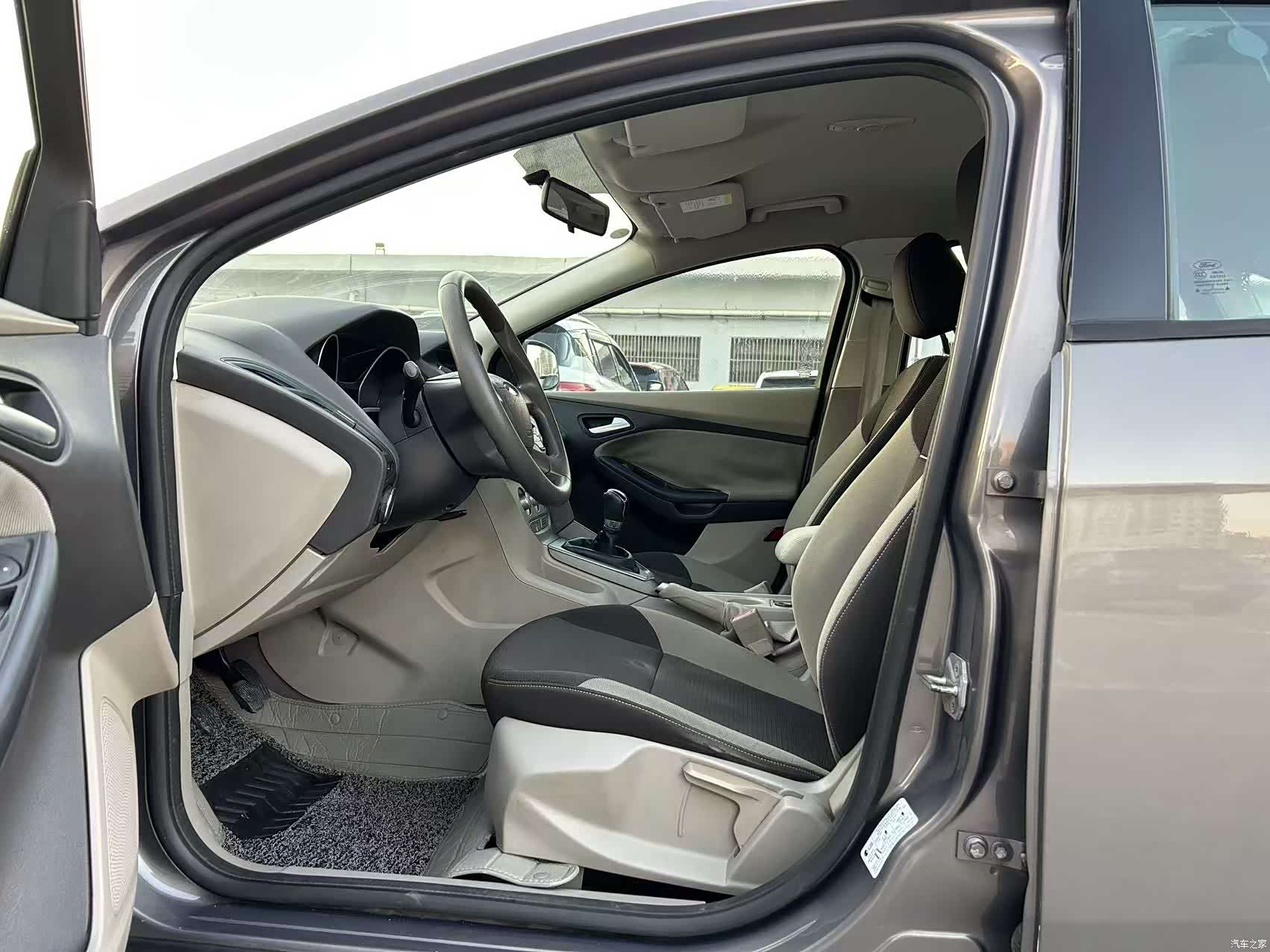 Ford Focus, 2012 4