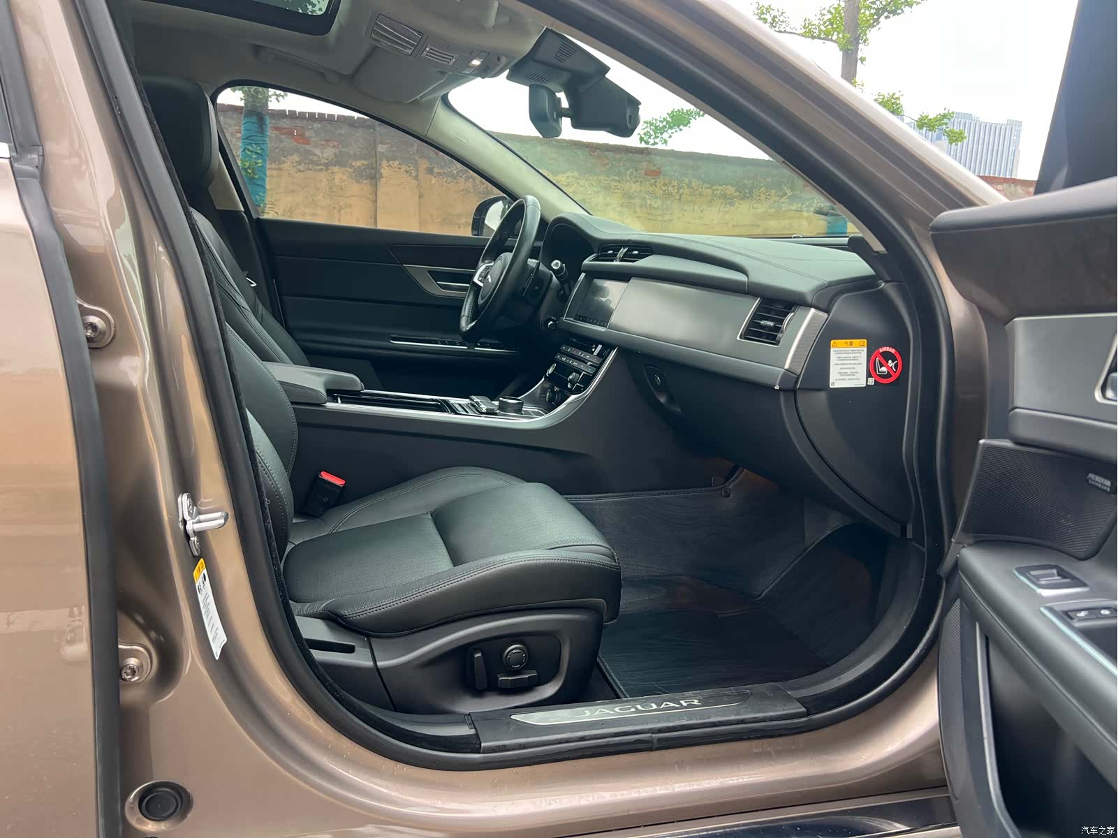 Land Rover XFL, 2018 18