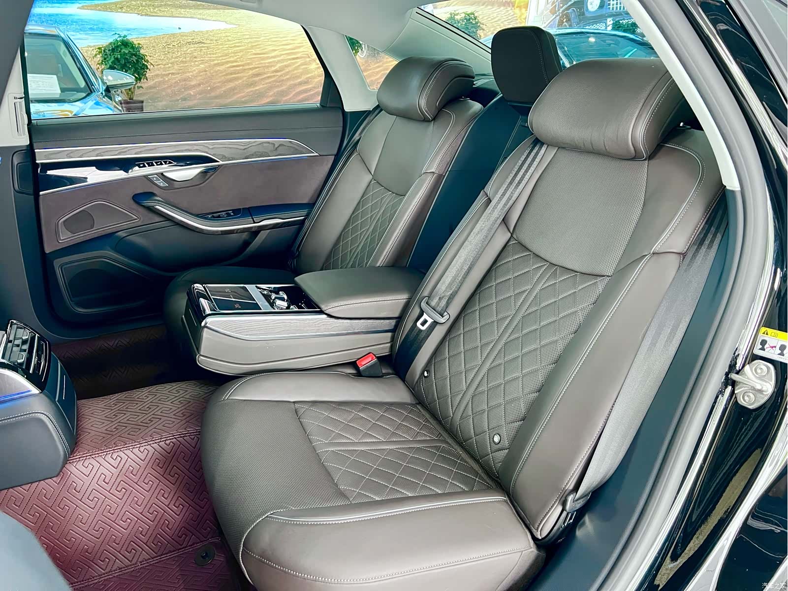 Audi A8L, 2024 11