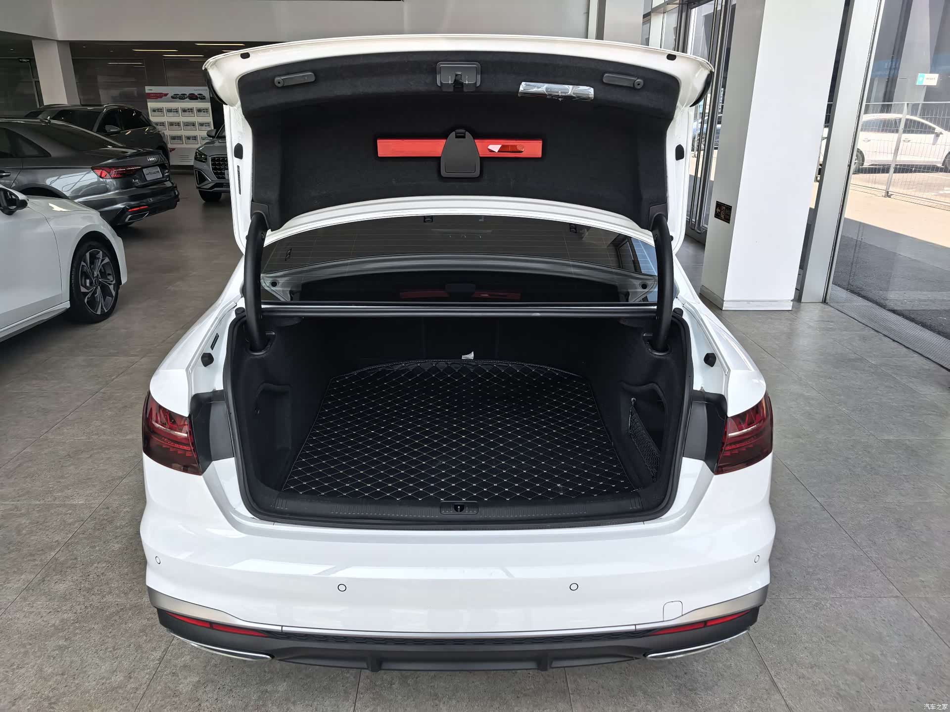 Audi A4L, 2024 14