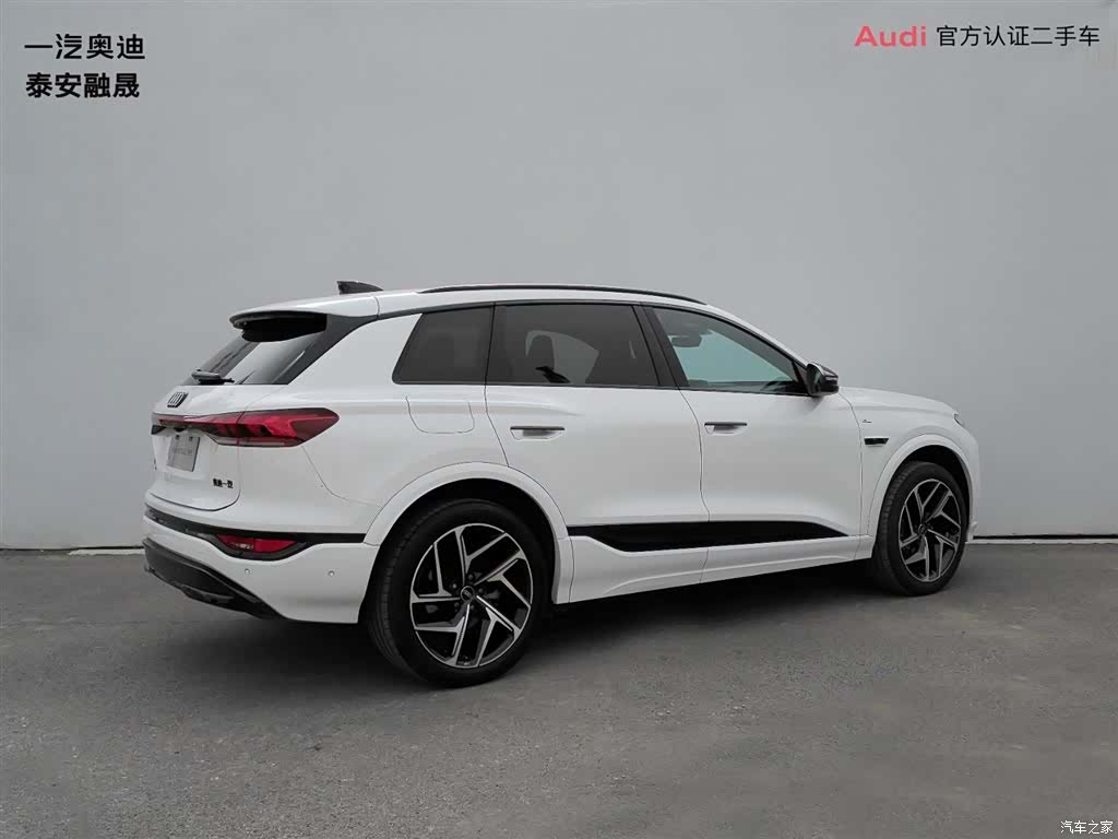 Audi e-tron, 2025 все фото