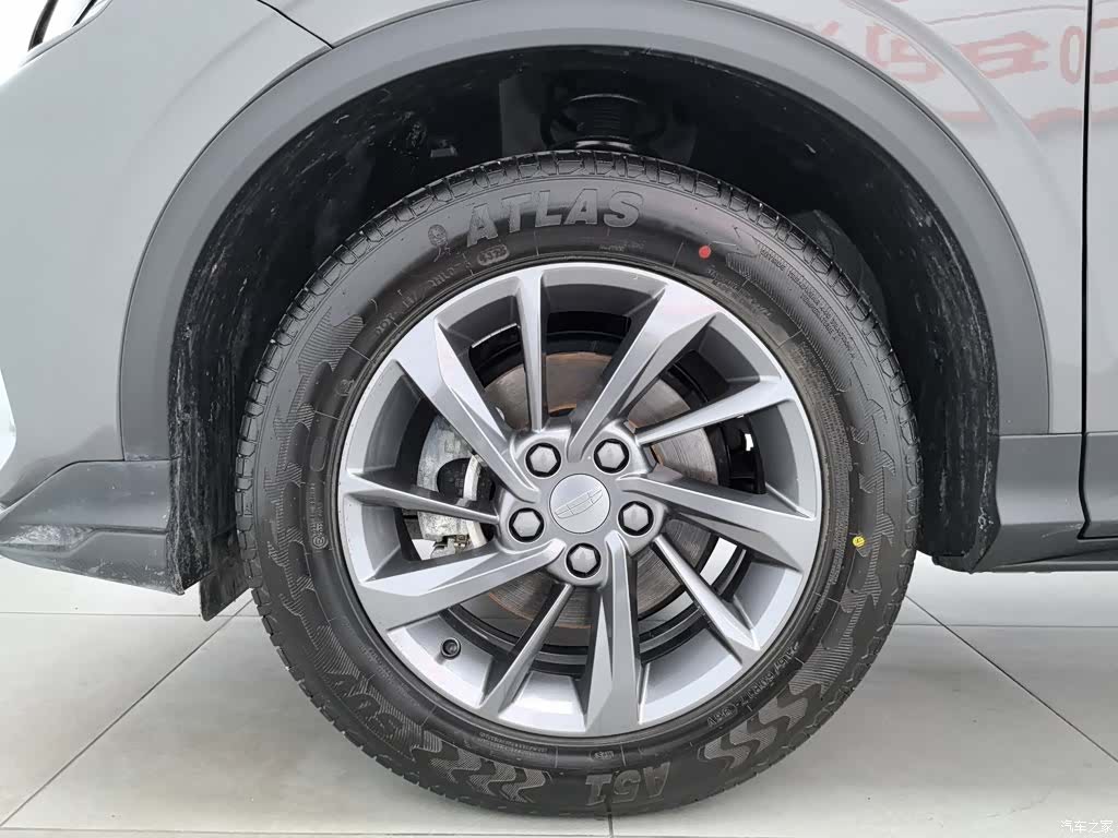 Geely Coolray, 2026 17