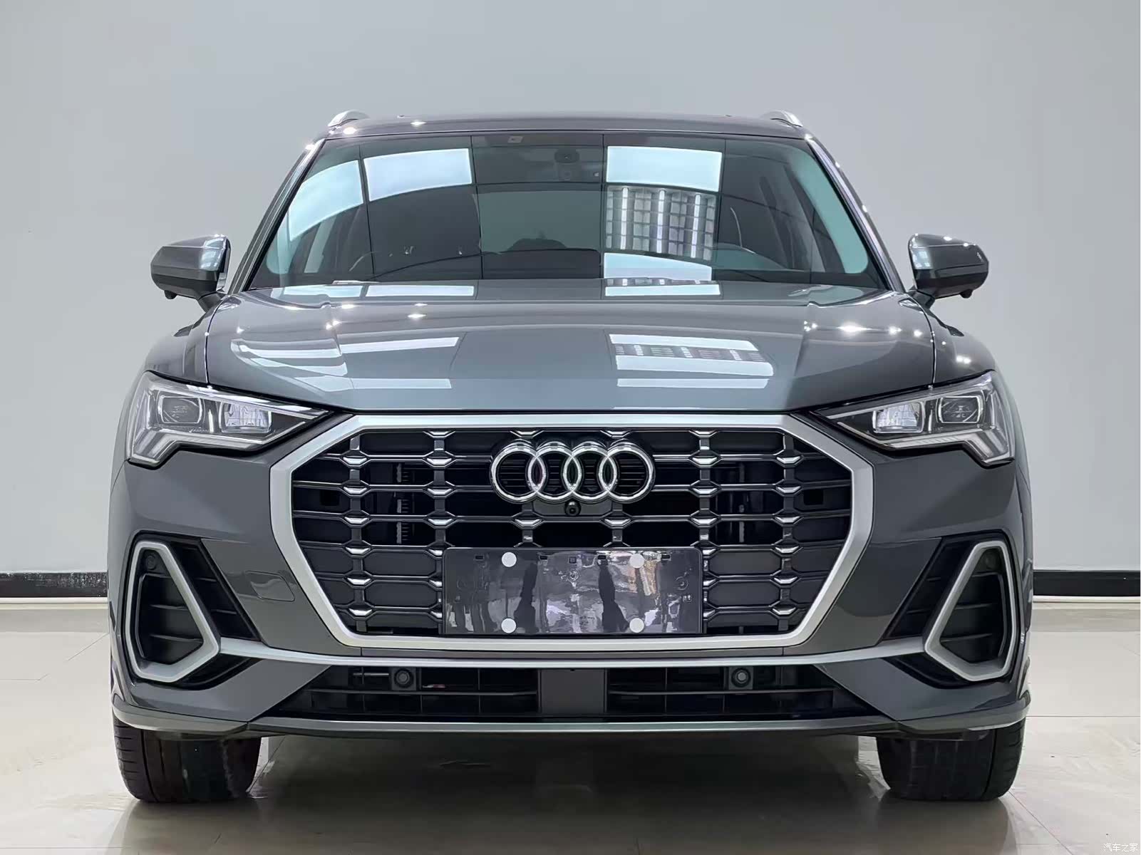 Audi Q3, 2023 2