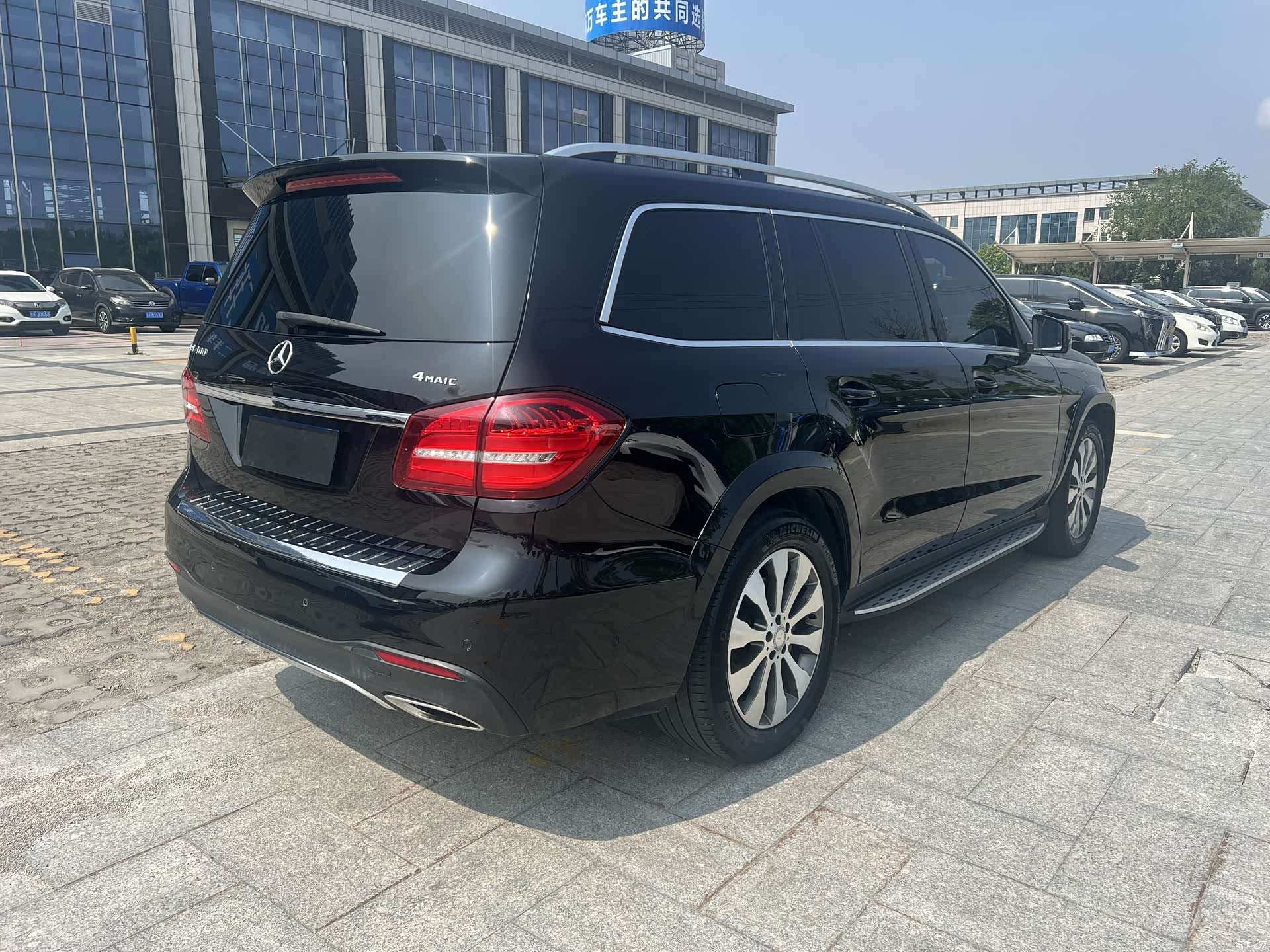 Mercedes-Benz GLS, 2017 3
