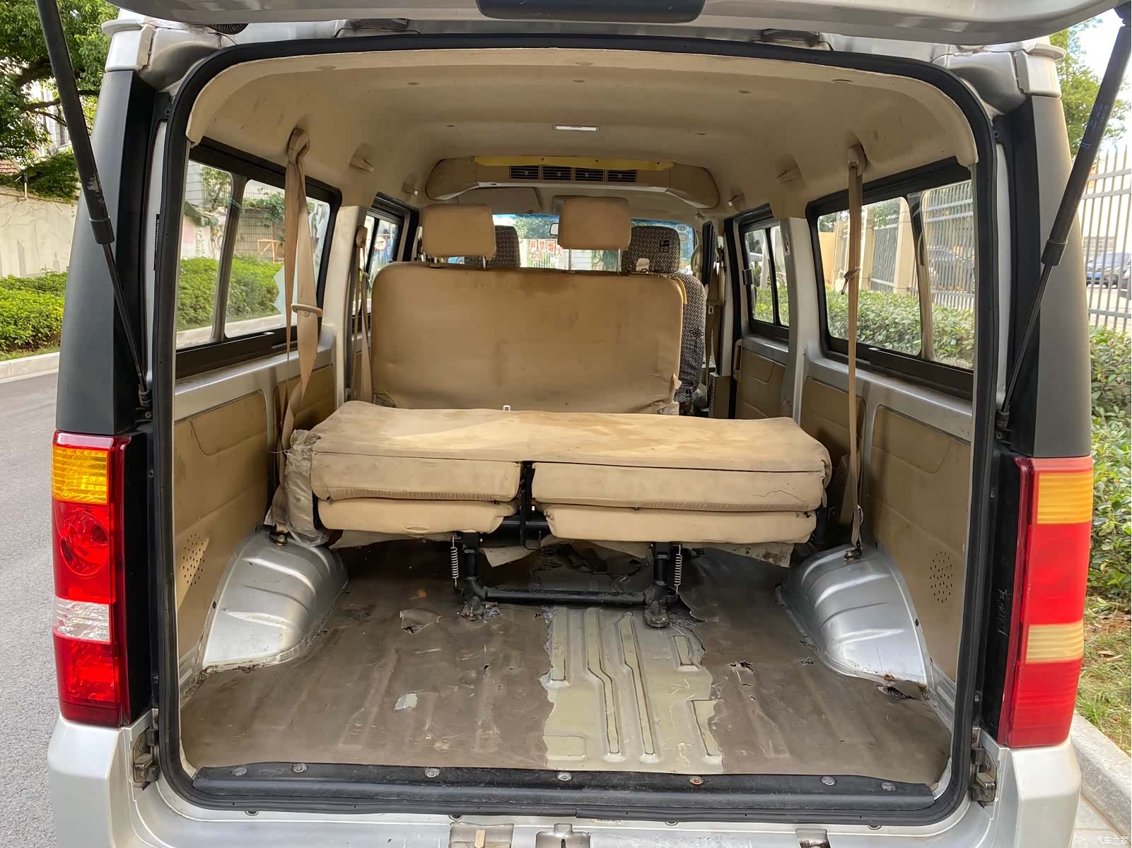 DongFeng C37, 2016 12