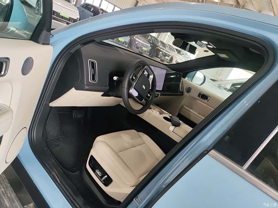 Li Auto L7, 2025 все фото