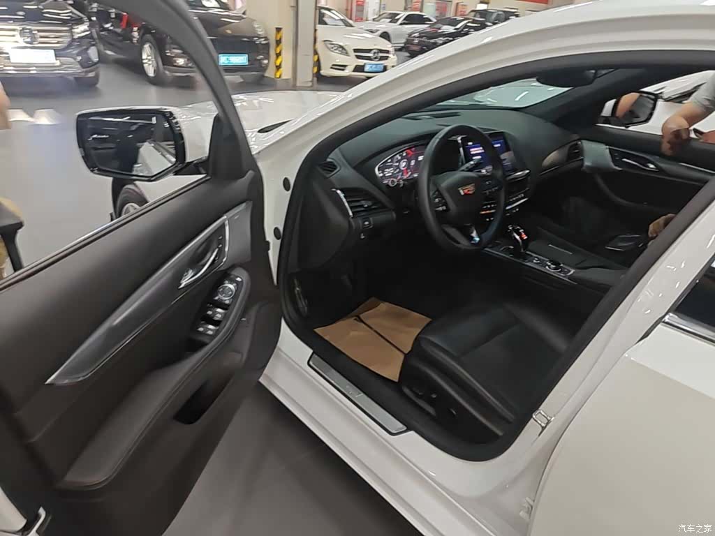 Cadillac CT5, 2026 16