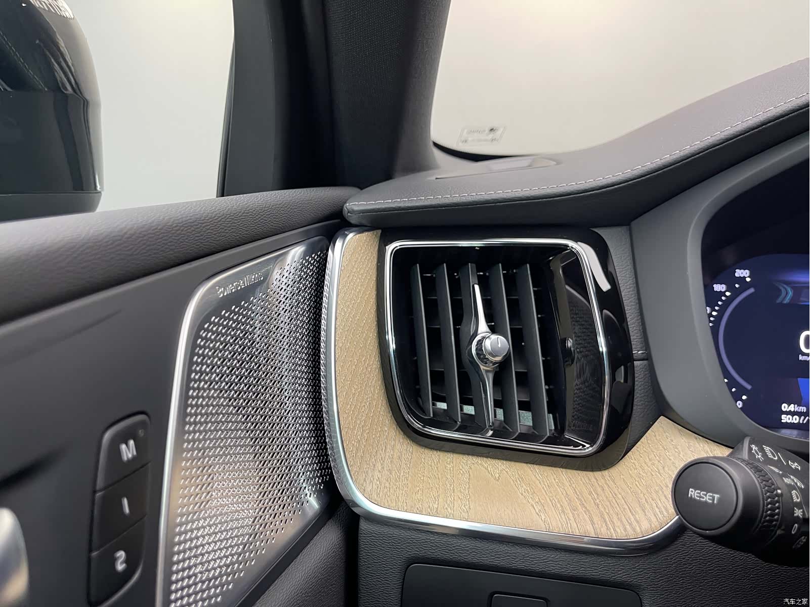 Volvo XC60, 2025 18