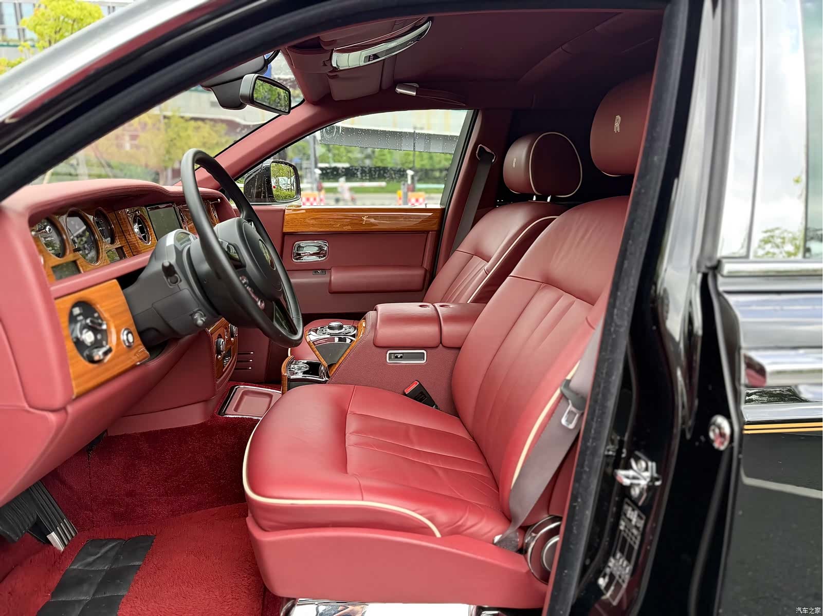 Rolls-Royce Phantom, 2015 25