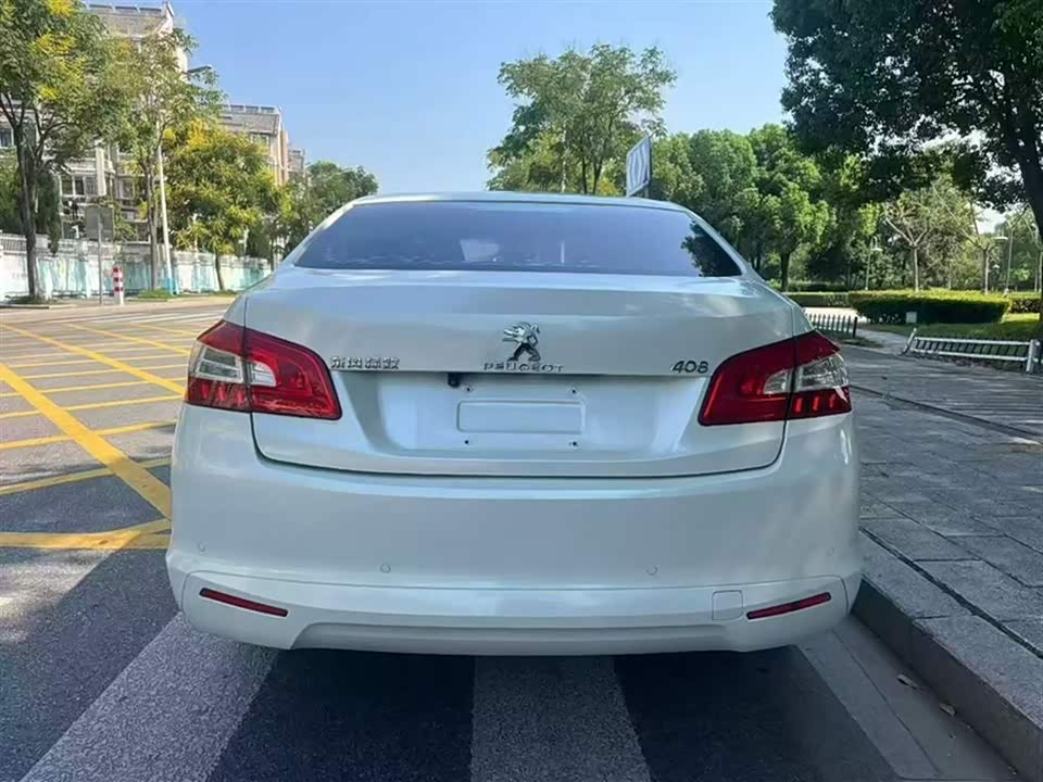 Peugeot 408