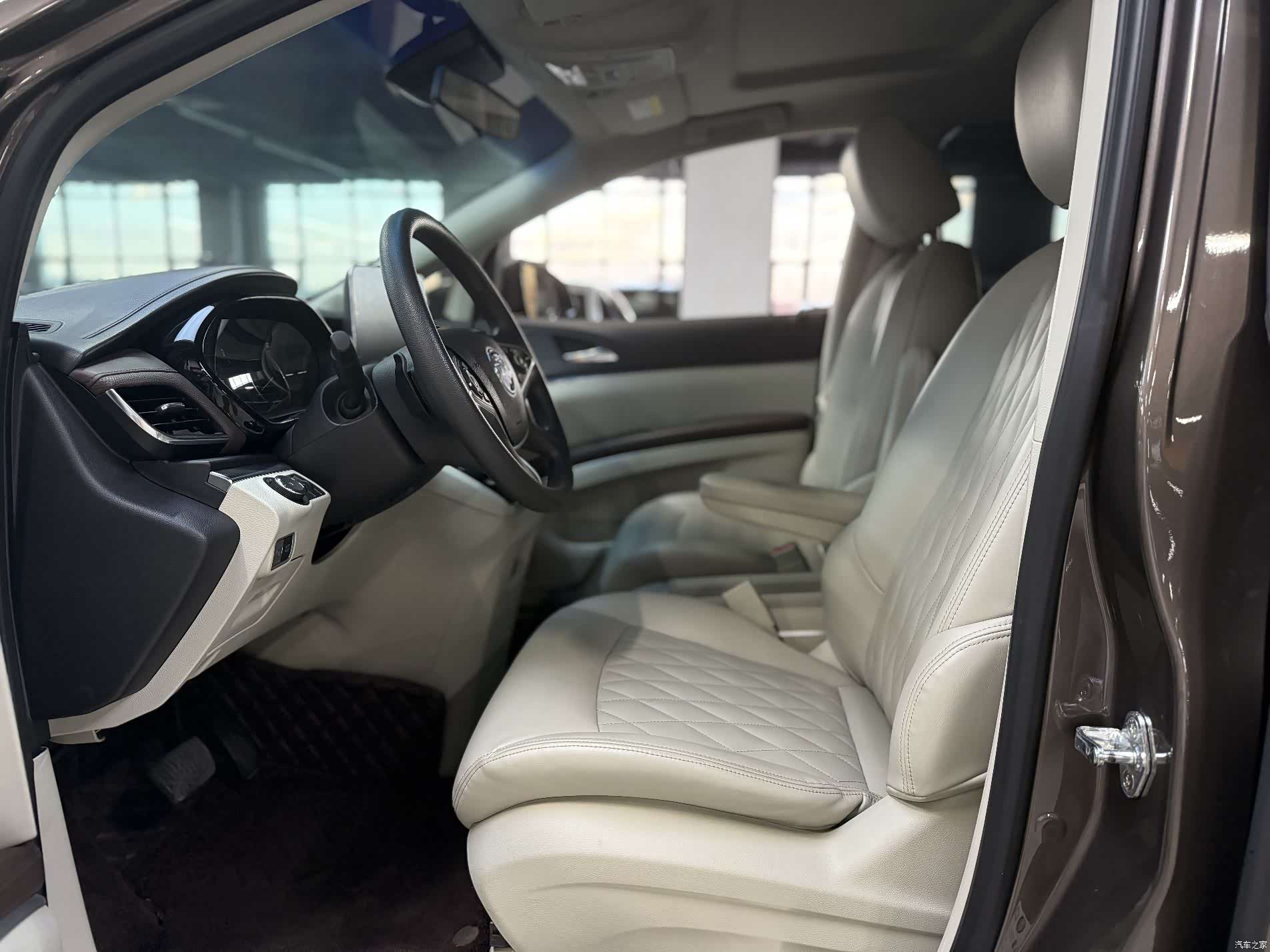 Buick GL8, 2023 все фото