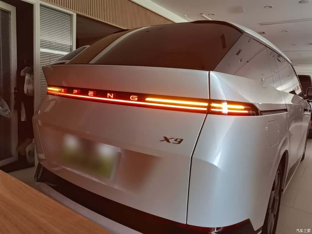 Xpeng X9, 2024 6