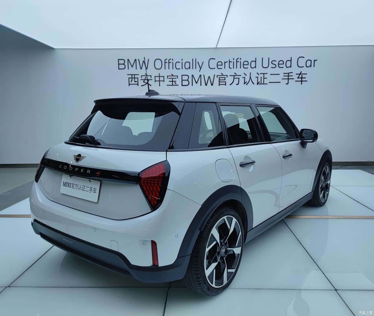 Mini Cooper, 2024 все фото