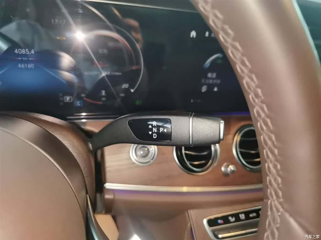 Mercedes-Benz E-Class, 2023 14