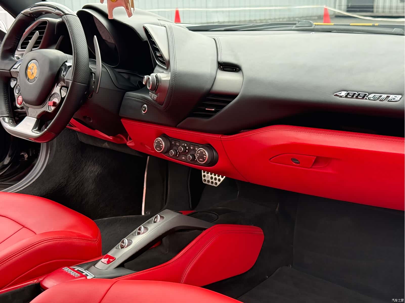 Ferrari 488, 2018 14